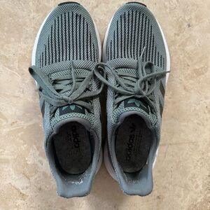 Adidas Originals men’s swift run green black shoes